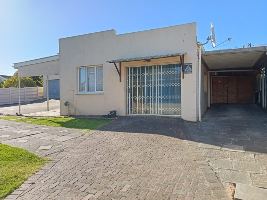 3 Bedroom Property for Sale in Sunnyridge Eastern Cape